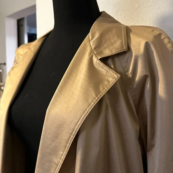 Vintage 60s / 70s Trench Coat with Belt. Perfect!! - Picture 4 of 14